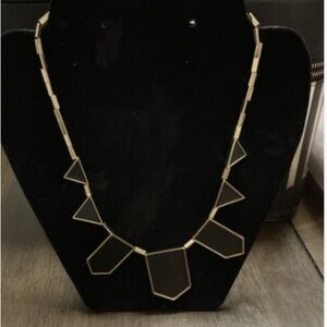 Elegant Gold Geometric Necklace